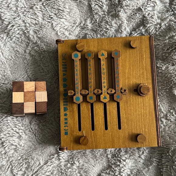 True Genius Puzzle Bundle - Picture 1 of 2